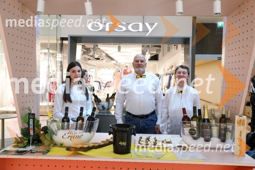  ... ;  Jurij Cvitanič, Vinogradništvo Cvitanič;  Slavica  Cvitanič, Vinogradništvo CvitaničPubeci v centru Aleja Ljubljana