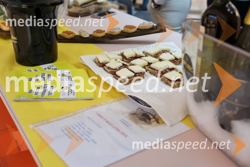 Pubeci v centru Aleja Ljubljana