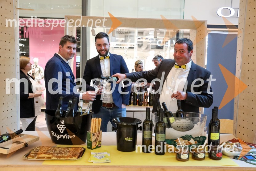  Sandi  Fleisinger, Kmetija Fleisinger;  Aleksander Rigo, Rigo Vino;  Dušan  Mulec, Vinogradništvo MulecPubeci v centru Aleja Ljubljana