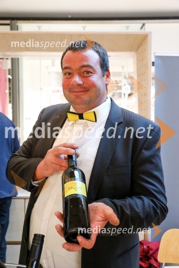  Dušan  Mulec, Vinogradništvo MulecPubeci v centru Aleja Ljubljana