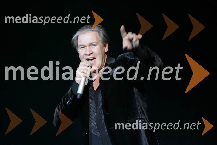 Johnny Logan, pevecJohnny Logan in Bahia Dance Group, koncert ob prvi obletnici Casino Mond