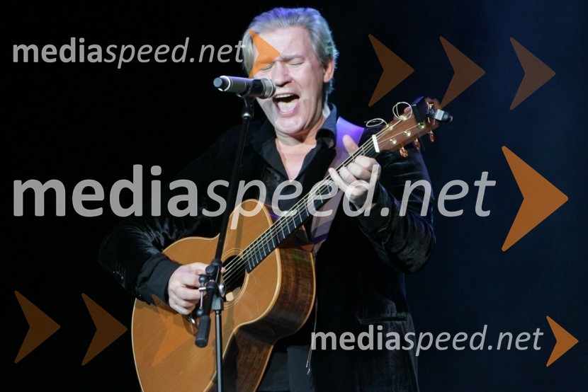 Johnny Logan, pevecJohnny Logan in Bahia Dance Group, koncert ob prvi obletnici Casino Mond