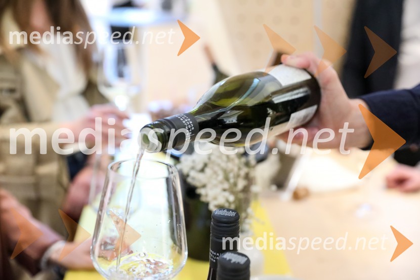 Pubeci v centru Aleja Ljubljana