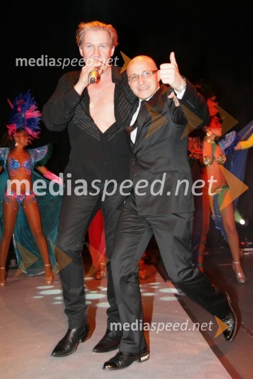 Johnny Logan, pevec in Gregor Jeza, predsednik uprave Hit Šentilj d.d.Johnny Logan in Bahia Dance Group, koncert ob prvi obletnici Casino Mond