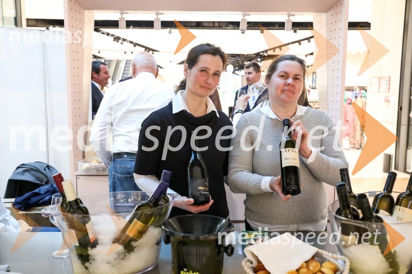  Sabina Horvat Goropevšek, Vino Horvat;  Magda Steyer, Steyer VinaPubeci v centru Aleja Ljubljana