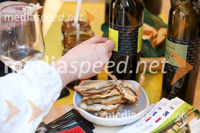 Pubeci v centru Aleja Ljubljana