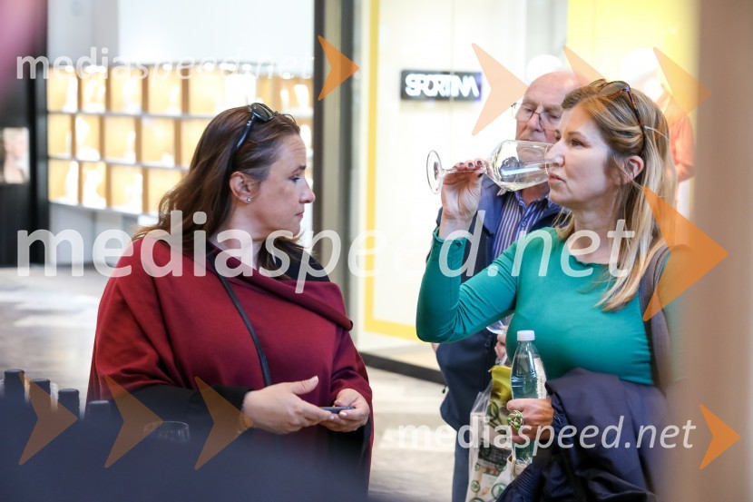 Pubeci v centru Aleja Ljubljana