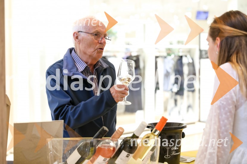 Pubeci v centru Aleja Ljubljana