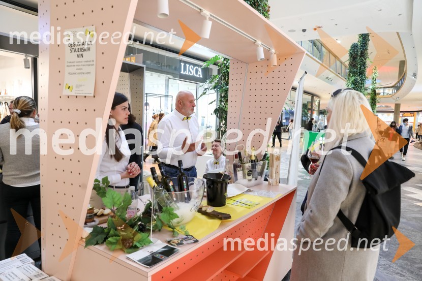  ... ;  Jurij Cvitanič, Vinogradništvo CvitaničPubeci v centru Aleja Ljubljana