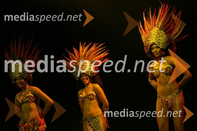 Bahia Dance GroupJohnny Logan in Bahia Dance Group, koncert ob prvi obletnici Casino Mond
