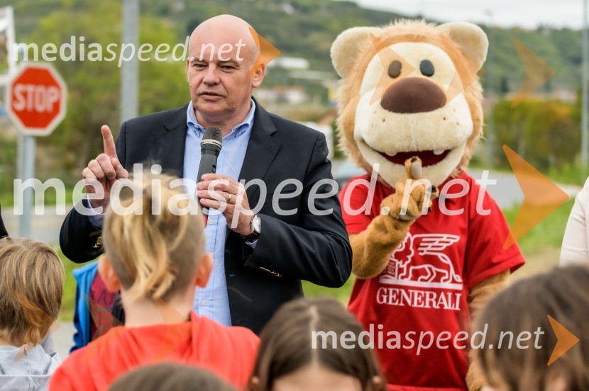  Robert Štaba, Predsednik Zavoda Varna potTudi v občini Piran z novo 3D-zebro na šolski poti