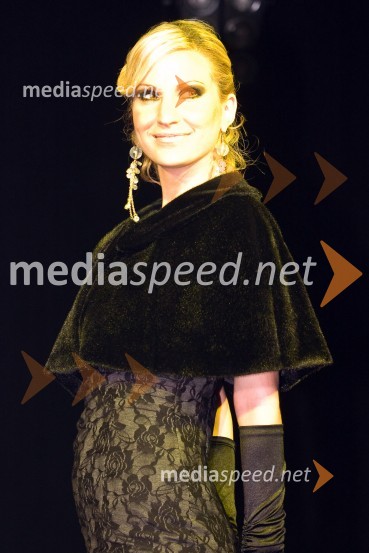 Neli, finalistka izbora za Miss Casino Kongo 2009Hotel in Casino Kongo, zabava ob 5. rojstnem dnevu