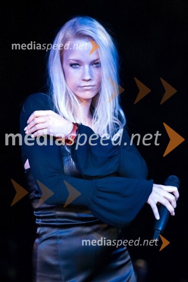 Taya, pevkaHotel in Casino Kongo, zabava ob 5. rojstnem dnevu