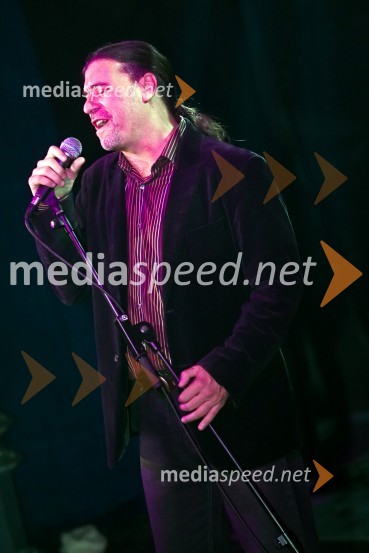 Goran Karan, hrvaški pevec, s spremljevalno skupinoHotel in Casino Kongo, zabava ob 5. rojstnem dnevu