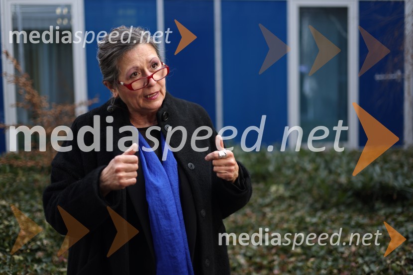 dr. Vesna  Vuk Godina, antropologinja, predavateljicaVesna Vuk Godina, portret antropologinje