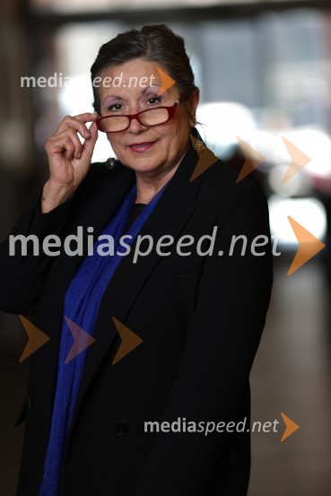 dr. Vesna  Vuk Godina, antropologinja, predavateljicaVesna Vuk Godina, portret antropologinje