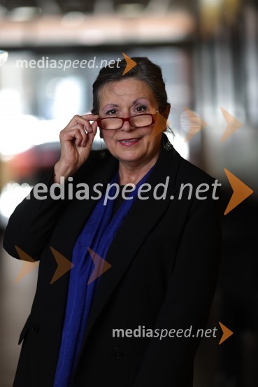 dr. Vesna  Vuk Godina, antropologinja, predavateljicaVesna Vuk Godina, portret antropologinje