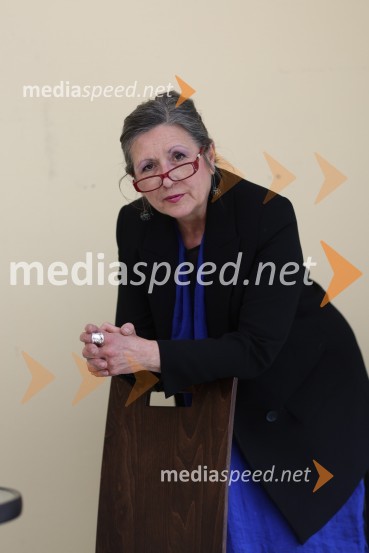 dr. Vesna  Vuk Godina, antropologinja, predavateljicaVesna Vuk Godina, portret antropologinje