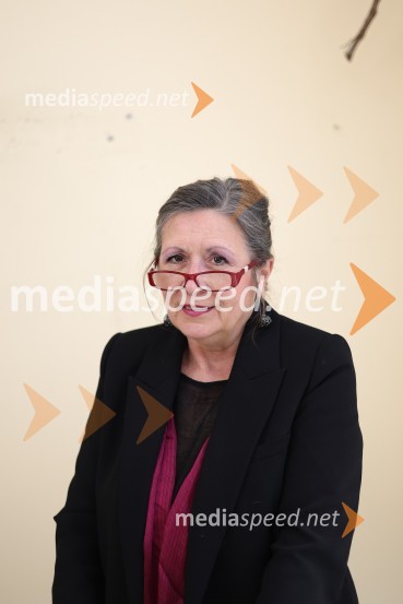 dr. Vesna  Vuk Godina, antropologinja, predavateljicaVesna Vuk Godina, portret antropologinje