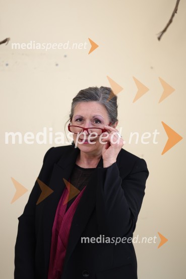 dr. Vesna  Vuk Godina, antropologinja, predavateljicaVesna Vuk Godina, portret antropologinje