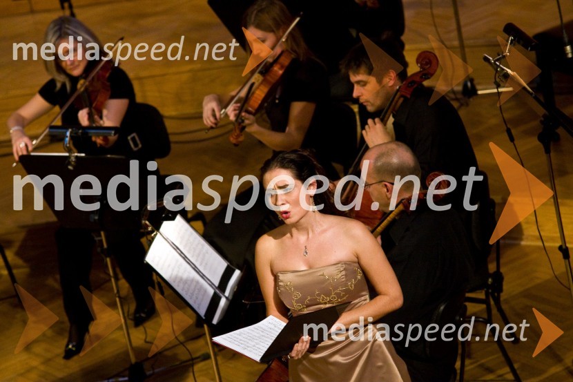 Zinovia-Maria Zafeiriadou, sopranistkaTradicionalni božični koncert Imago Sloveniae