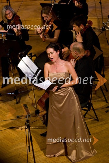 Zinovia-Maria Zafeiriadou, sopranistkaTradicionalni božični koncert Imago Sloveniae