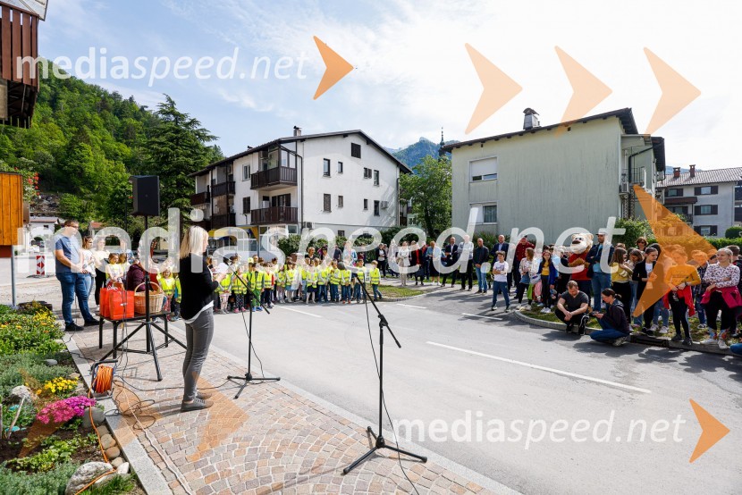 Inovativna 3D-zebra skrbi za bolj varno šolsko pot v Kobaridu