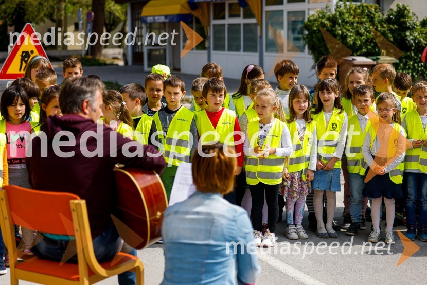 Inovativna 3D-zebra skrbi za bolj varno šolsko pot v Kobaridu