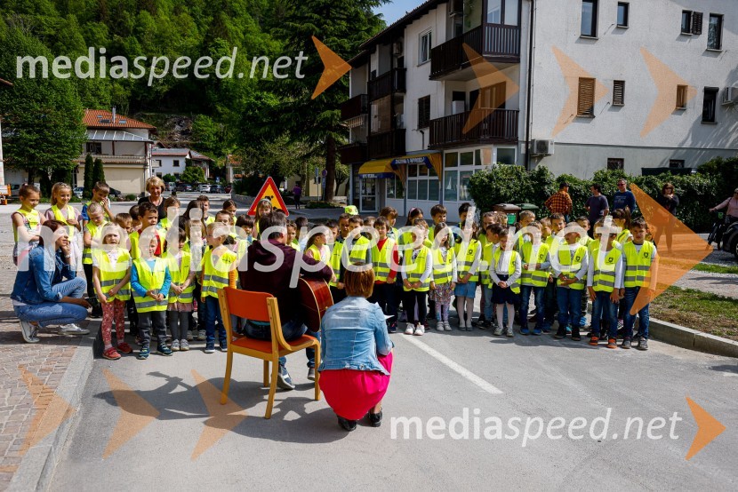 Inovativna 3D-zebra skrbi za bolj varno šolsko pot v Kobaridu