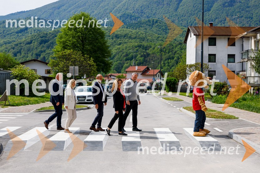 Inovativna 3D-zebra skrbi za bolj varno šolsko pot v Kobaridu