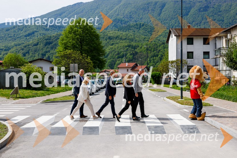 Inovativna 3D-zebra skrbi za bolj varno šolsko pot v Kobaridu