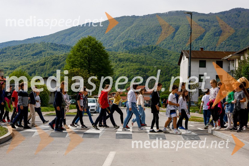 Inovativna 3D-zebra skrbi za bolj varno šolsko pot v Kobaridu