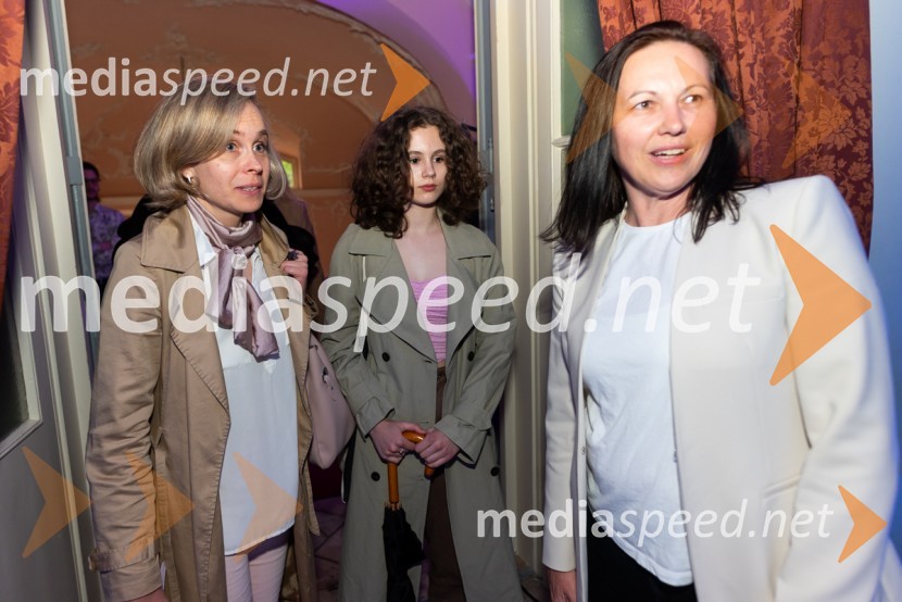  ... ;  ... ;  Maja Potrč, Pokrajinski muzej MariborMesec mode v muzeju, modna revija