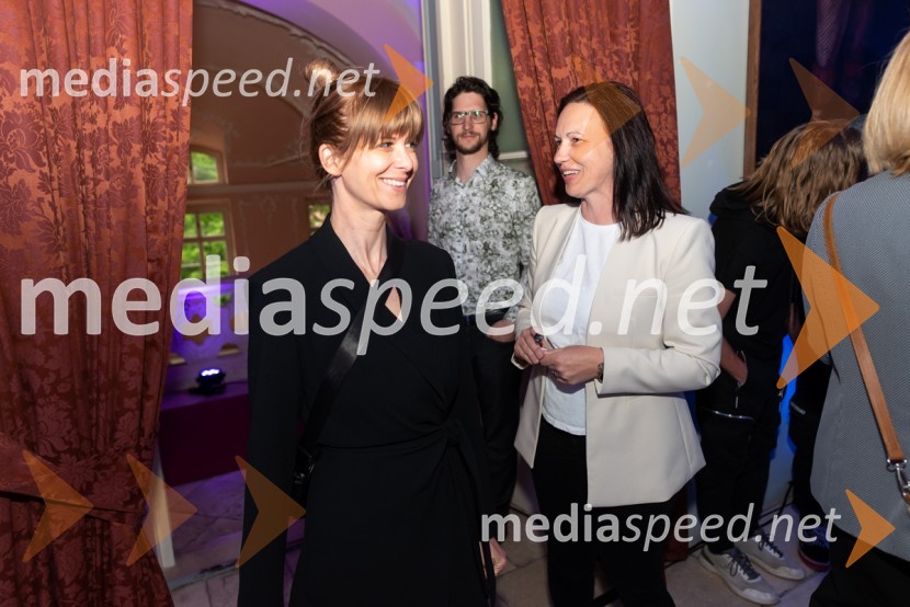  Mateja Car Križanič;  Maja Potrč, Pokrajinski muzej MariborMesec mode v muzeju, modna revija