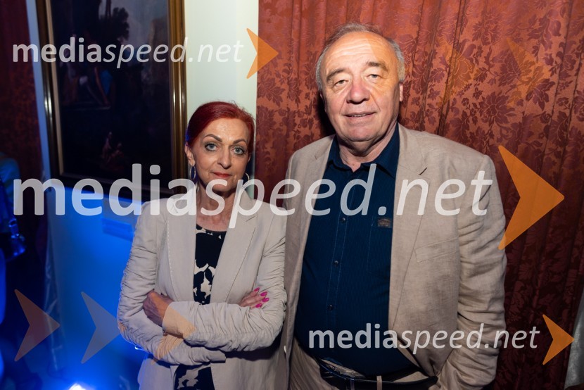 Mesec mode v muzeju, modna revija