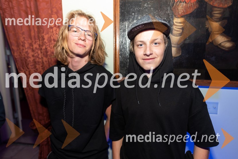 Mesec mode v muzeju, modna revija