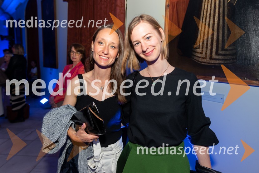 Mesec mode v muzeju, modna revija