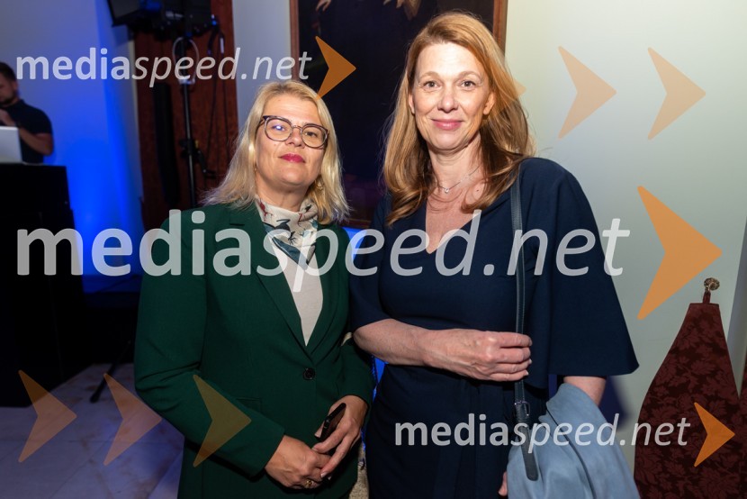 Mesec mode v muzeju, modna revija