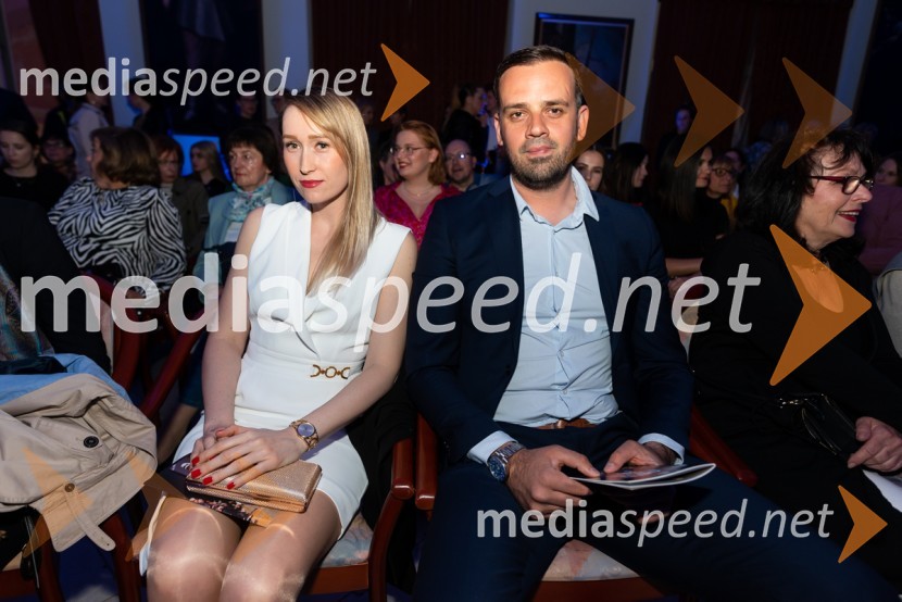 Mesec mode v muzeju, modna revija