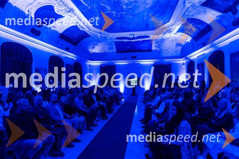 Mesec mode v muzeju, modna revija