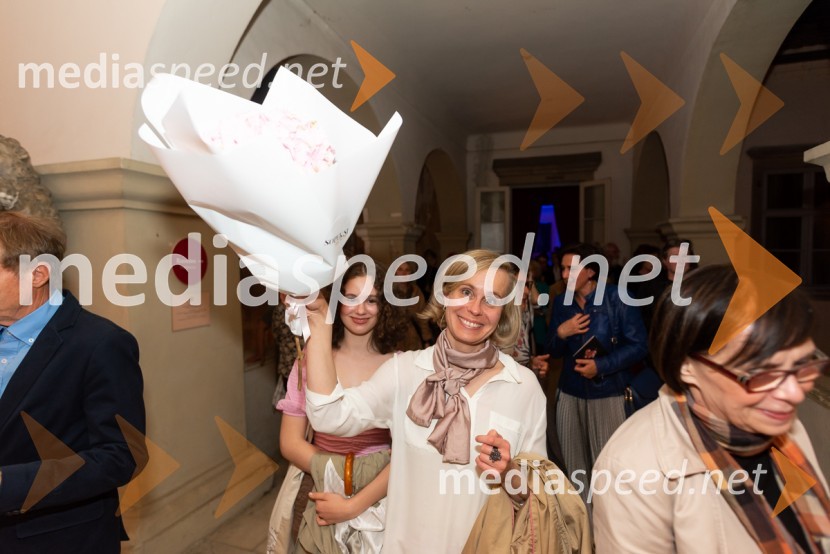 Mesec mode v muzeju, modna revija