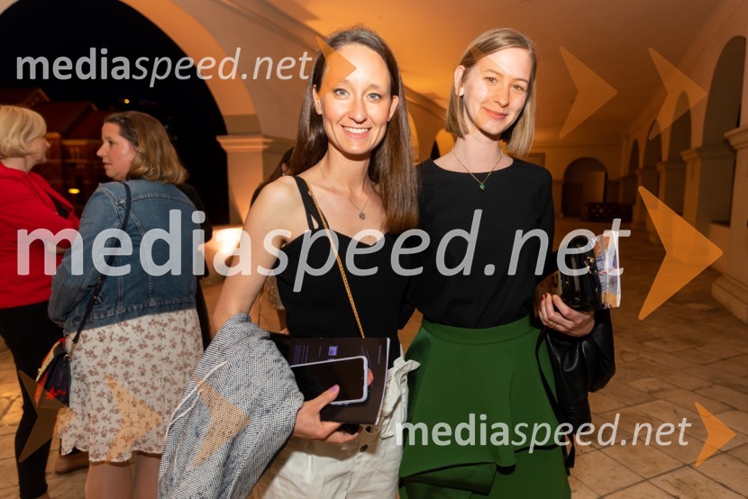 Mesec mode v muzeju, modna revija