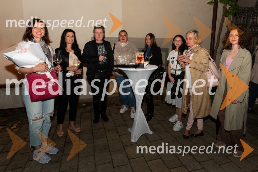 Mesec mode v muzeju, modna revija