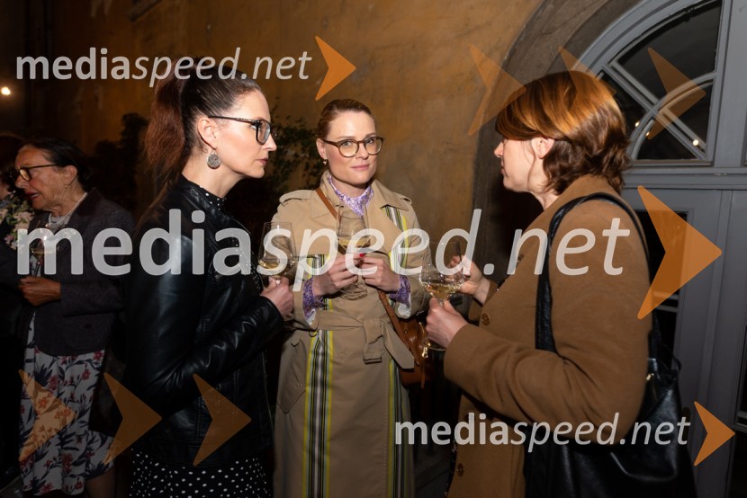  ... ;  Tjaša  Gojkovič, odvetnica;  ... Mesec mode v muzeju, modna revija