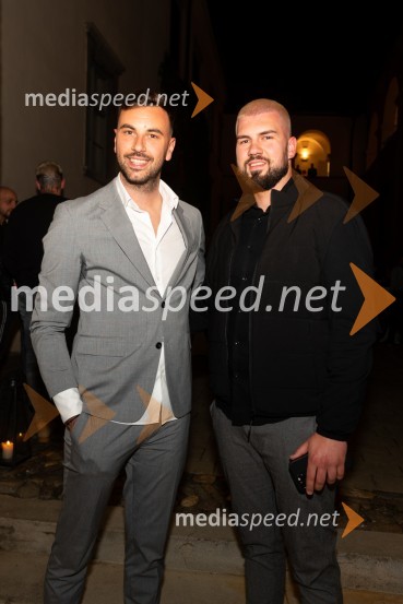 Mesec mode v muzeju, modna revija