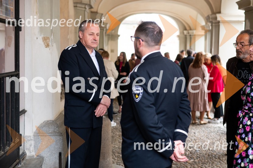 Mesec mode v muzeju, modna revija