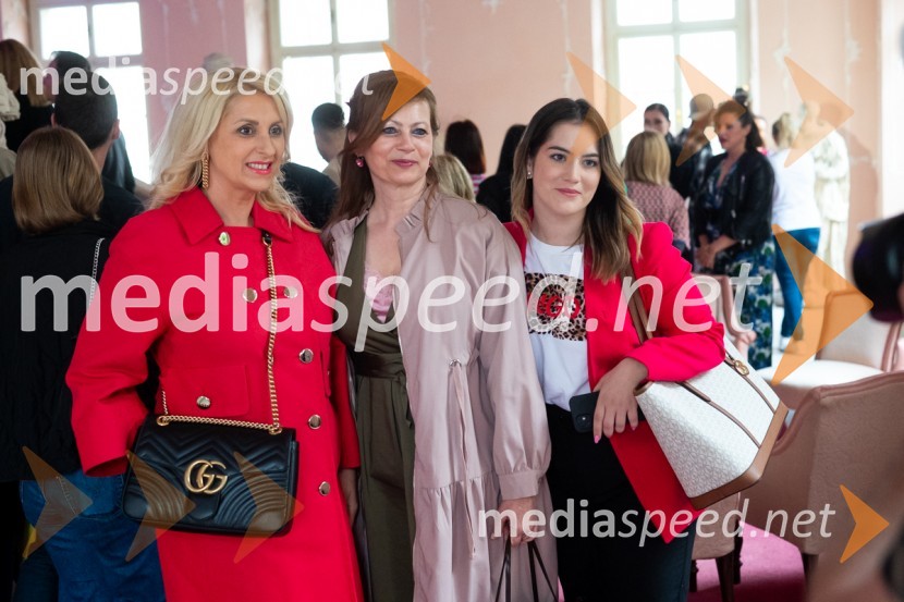  Mirjana Stiplovšek Gorza, lastnica butika La Miriam;  ... ;  ... Mesec mode v muzeju, modna revija