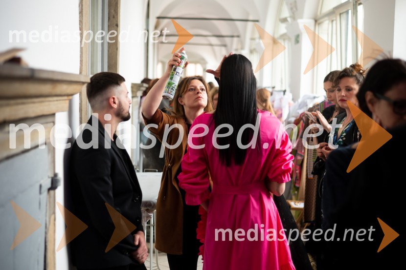 Mesec mode v muzeju, modna revija