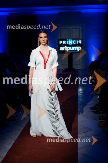 Mesec mode v muzeju, modna revija