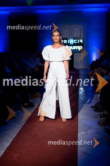 Mesec mode v muzeju, modna revija